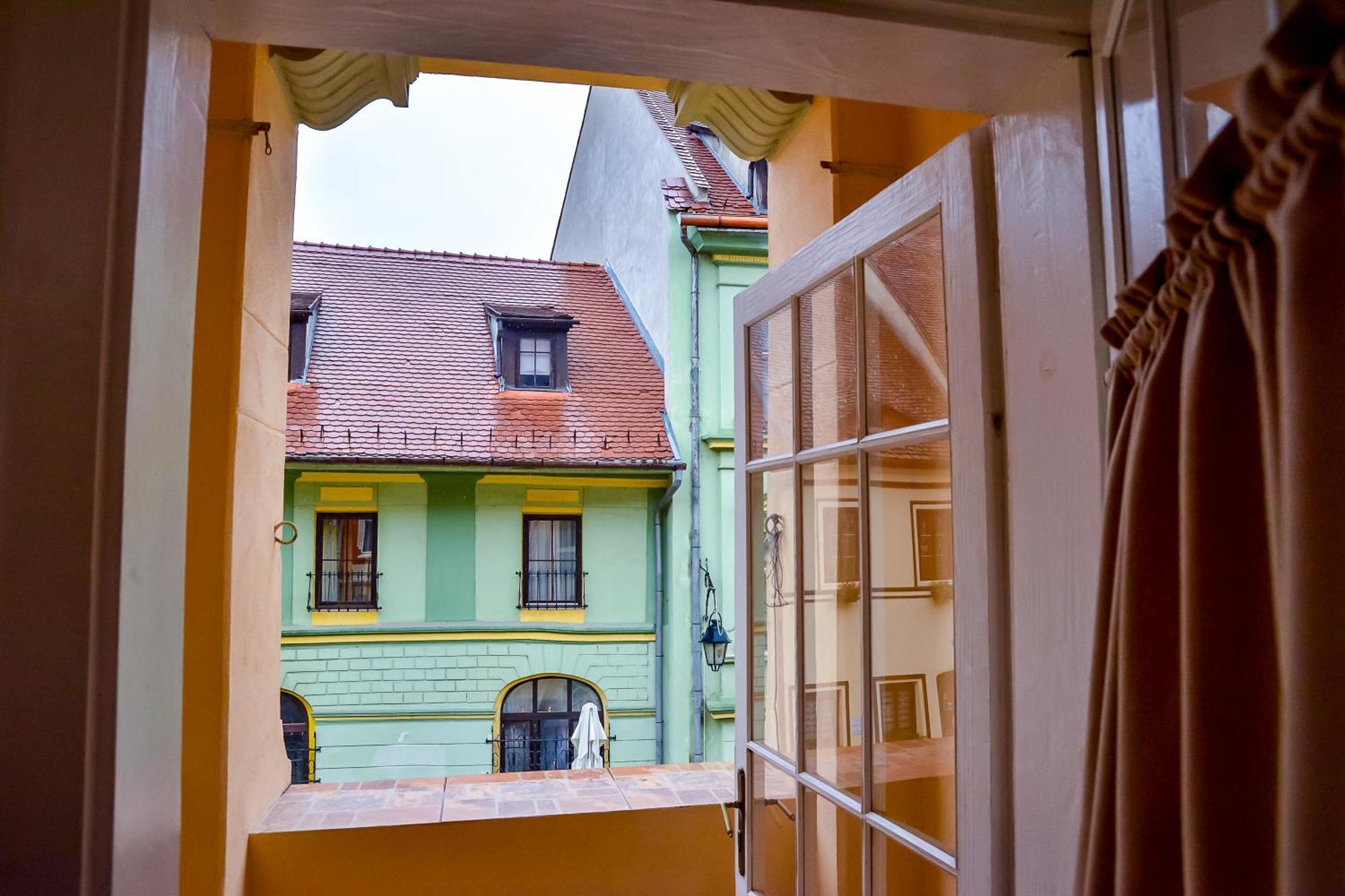 Апартаменты An Der Holztreppe Сигишоара Экстерьер фото
